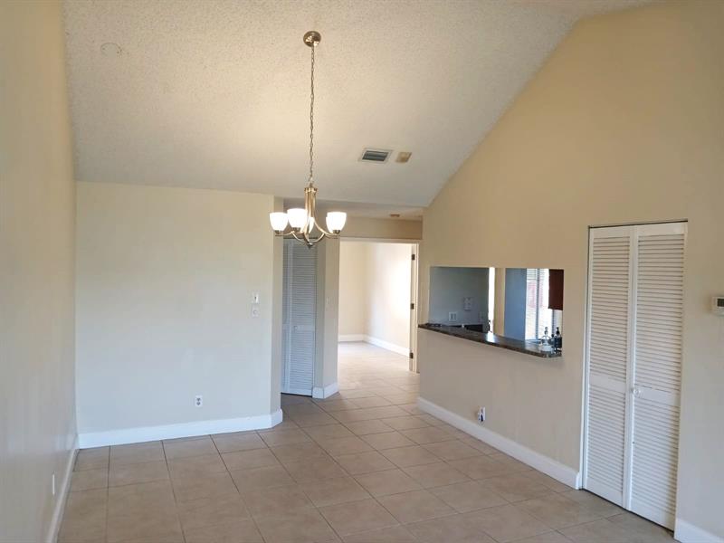 Image 14 of 28 For 1055 Coral Club Dr  1055