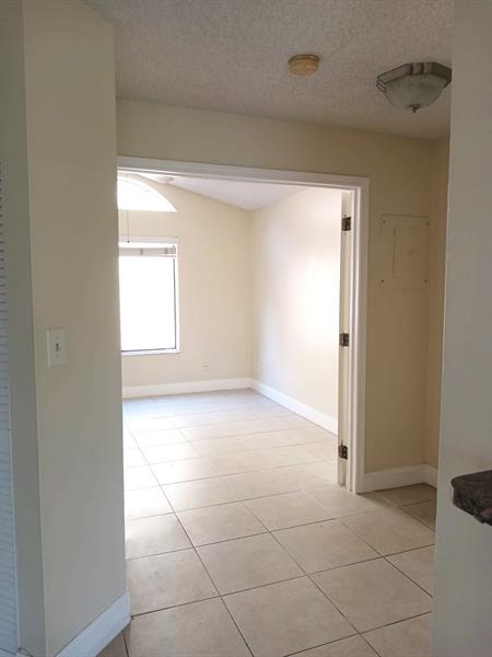 Image 19 of 28 For 1055 Coral Club Dr  1055