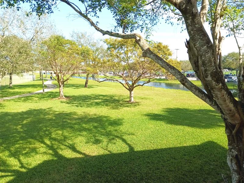 Image 24 of 28 For 1055 Coral Club Dr  1055