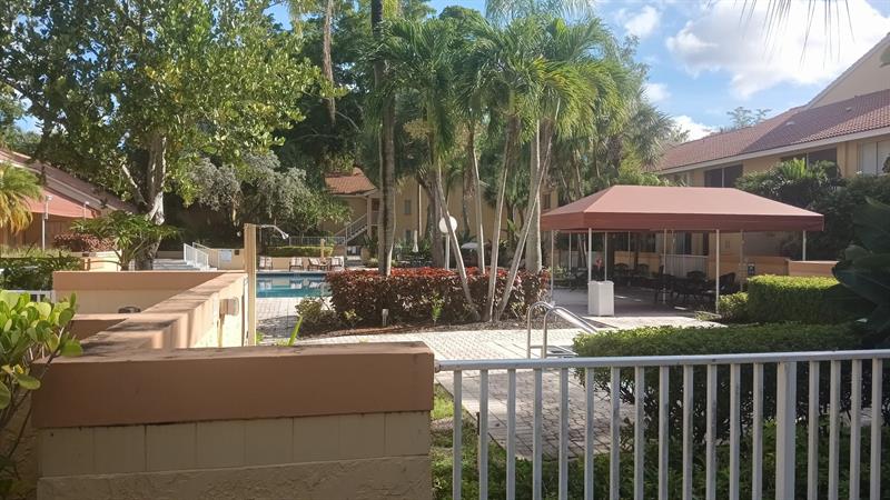 Image 5 of 28 For 1055 Coral Club Dr  1055
