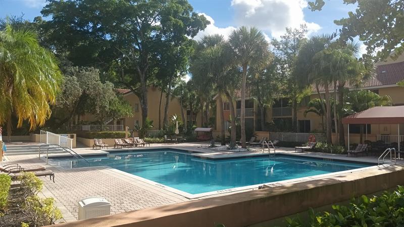 Image 6 of 28 For 1055 Coral Club Dr  1055