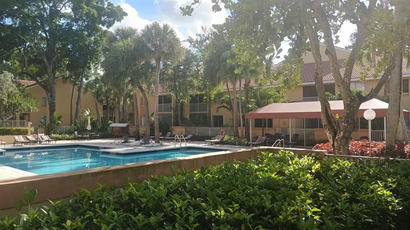Image 8 of 28 For 1055 Coral Club Dr  1055