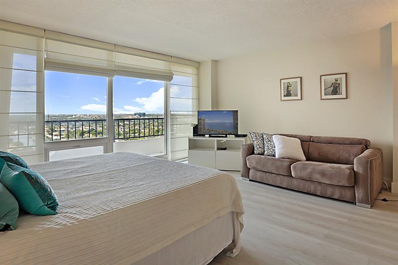 Image 24 of 37 For 4280 Galt Ocean Dr  15e