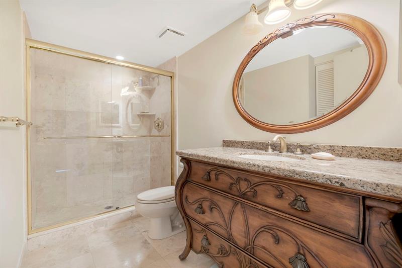 Image 36 of 87 For 3200 Port Royale Dr N  1012