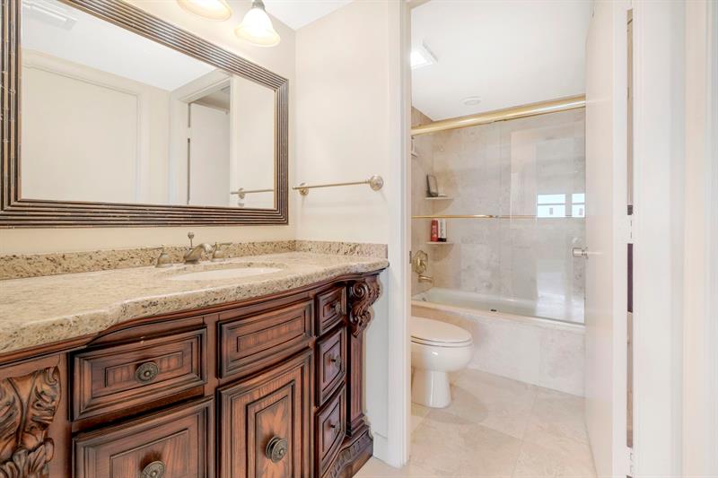 Image 37 of 87 For 3200 Port Royale Dr N  1012