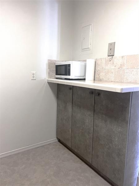 Image 15 of 43 For 6369 Bay Club Dr  1