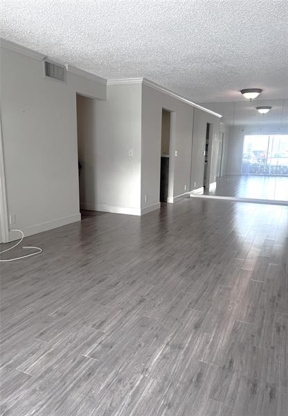 Image 20 of 43 For 6369 Bay Club Dr  1