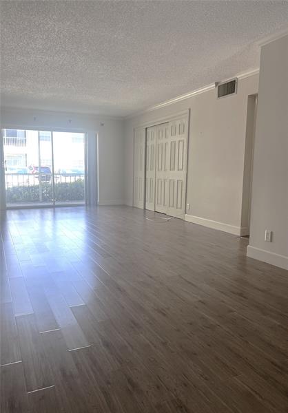 Image 21 of 43 For 6369 Bay Club Dr  1