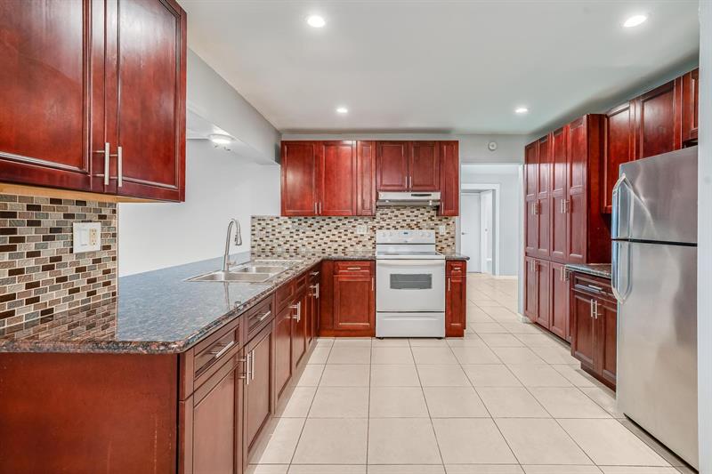 Image 14 of 26 For 6391 Park St
