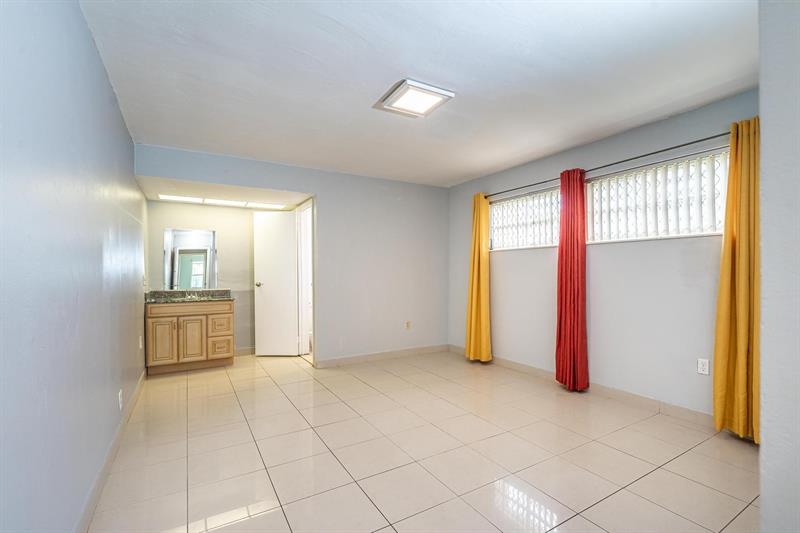 Image 19 of 26 For 6391 Park St