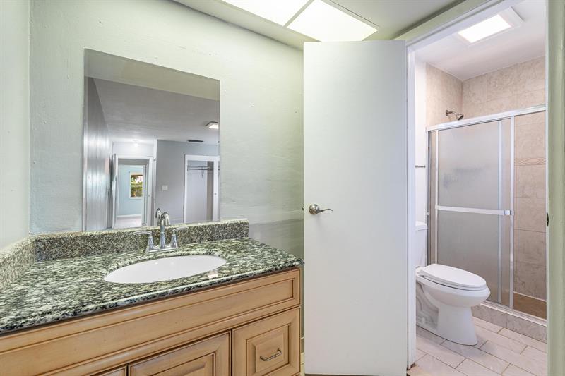 Image 21 of 26 For 6391 Park St