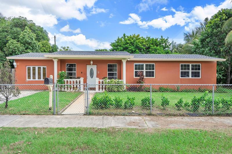 Image 3 of 37 For 19351 1st Ct