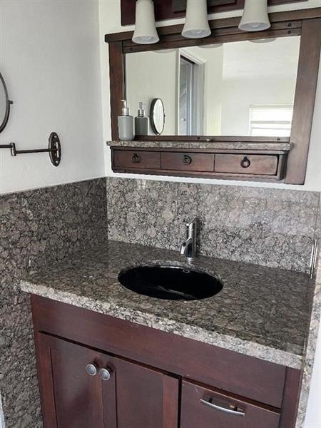 Image 14 of 22 For 4200 Crystal Lake Dr  315