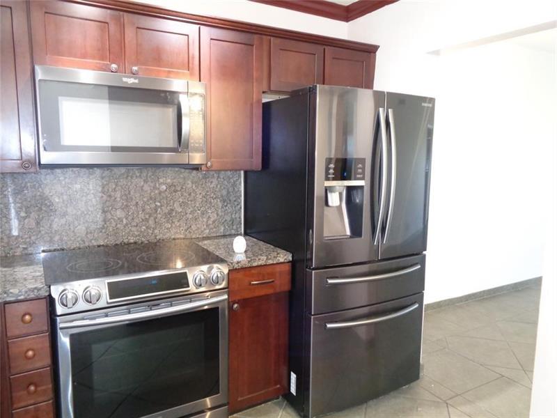 Image 5 of 22 For 4200 Crystal Lake Dr  315