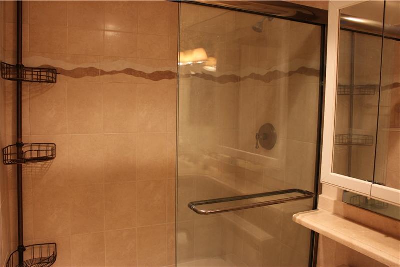 Image 21 of 25 For 750 Ocean Blvd  1210