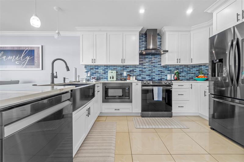 Image 14 of 59 For 4121 Eastridge Cir