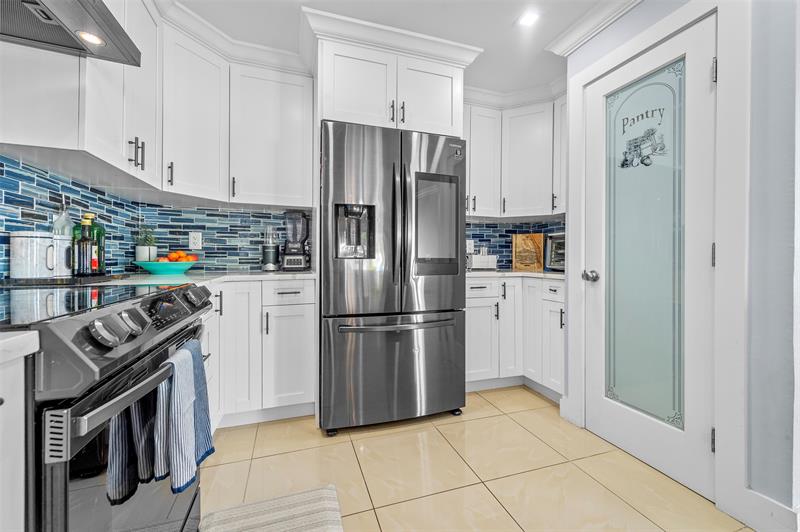Image 16 of 59 For 4121 Eastridge Cir