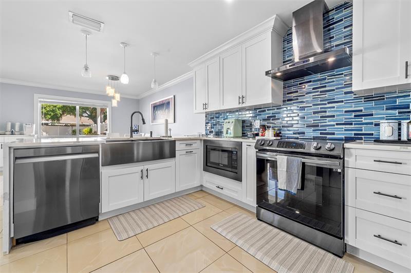 Image 19 of 59 For 4121 Eastridge Cir