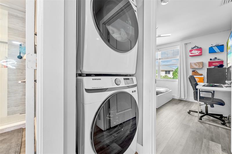 Image 21 of 59 For 4121 Eastridge Cir