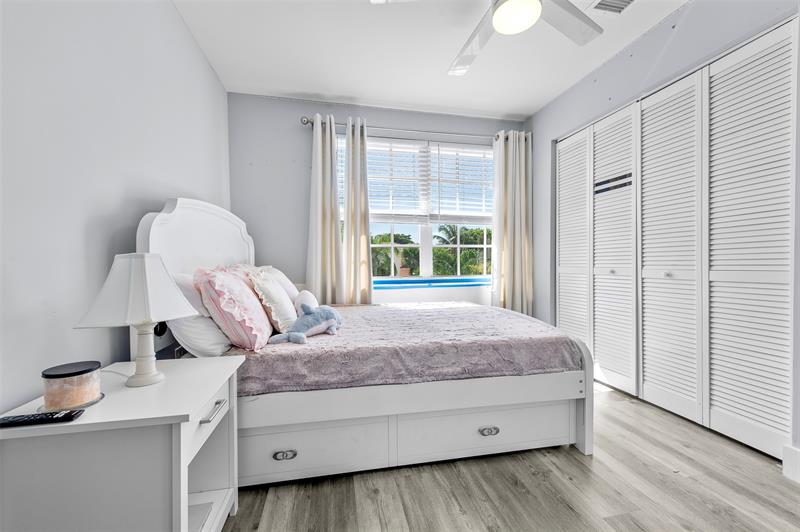 Image 23 of 59 For 4121 Eastridge Cir