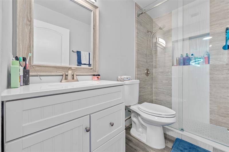 Image 25 of 59 For 4121 Eastridge Cir