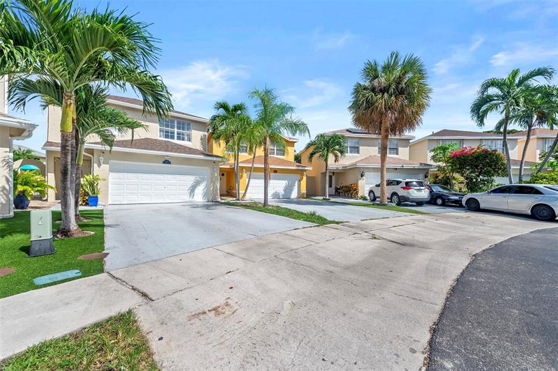 Image 3 of 59 For 4121 Eastridge Cir