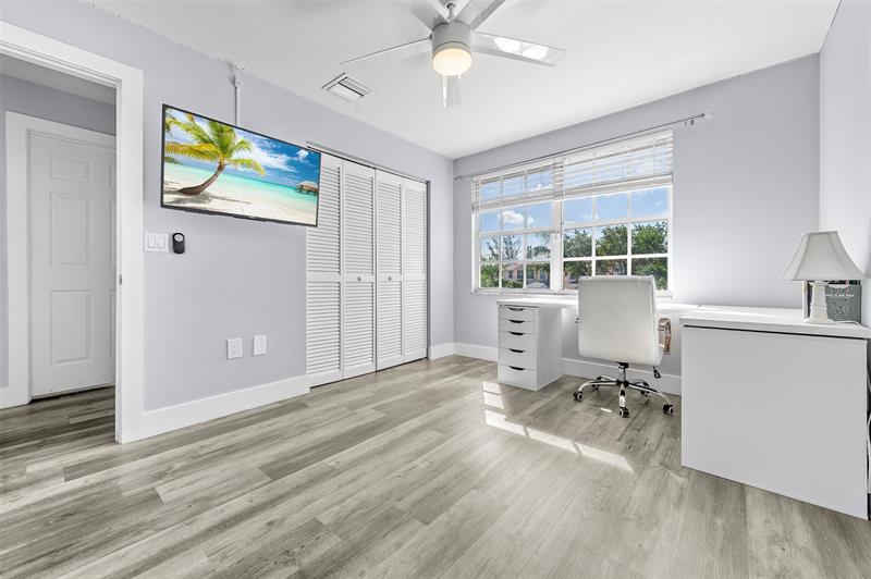 Image 36 of 59 For 4121 Eastridge Cir