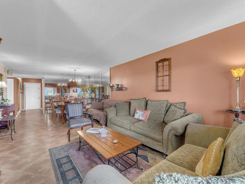 Image 10 of 28 For 5860 44th St  804