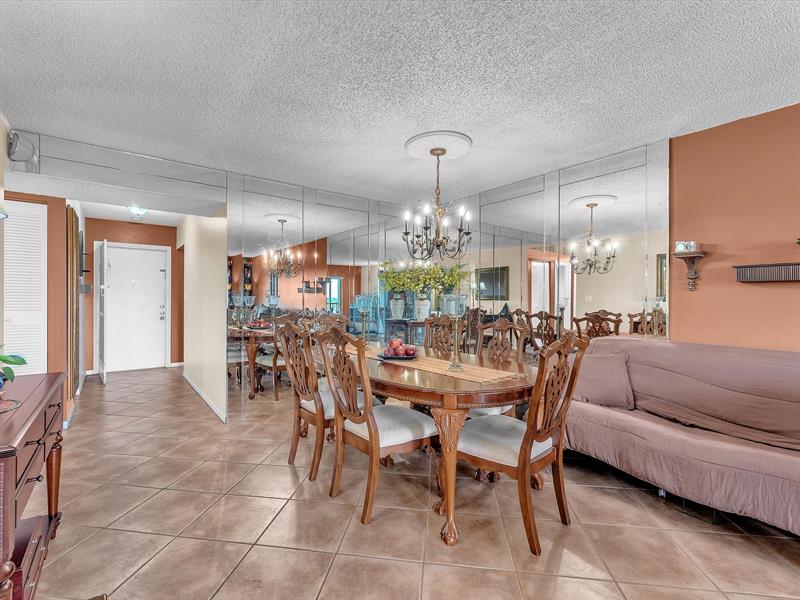 Image 11 of 28 For 5860 44th St  804