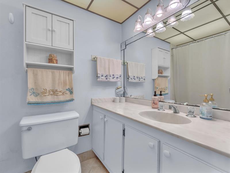 Image 16 of 28 For 5860 44th St  804