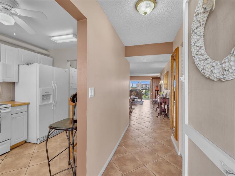 Image 3 of 28 For 5860 44th St  804