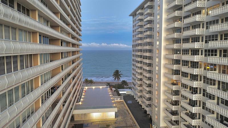 Image 33 of 64 For 4020 Galt Ocean Dr  1004