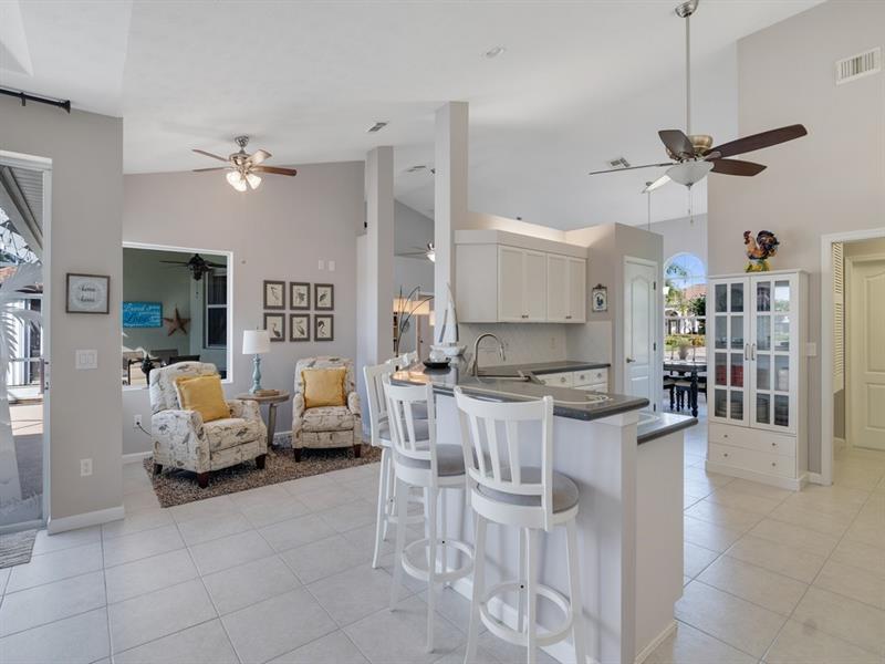 Image 12 of 40 For 213 Whitewood Dr