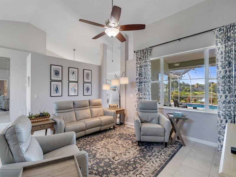 Image 5 of 40 For 213 Whitewood Dr