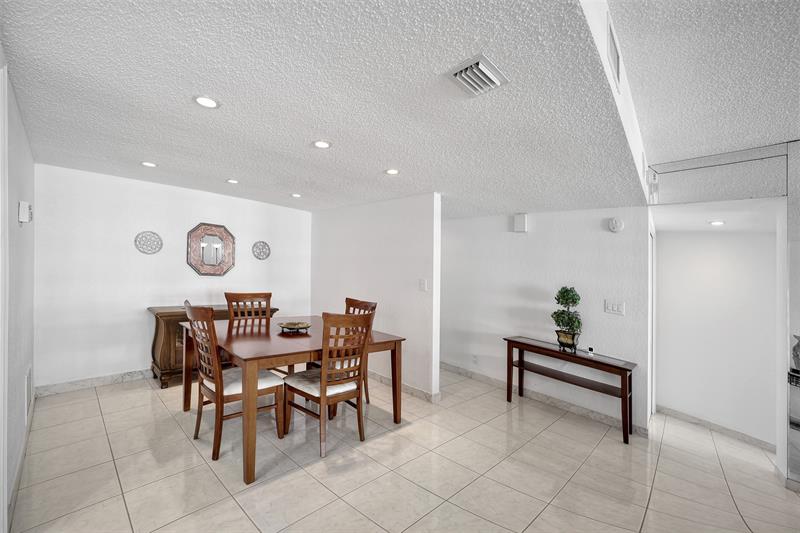 Image 10 of 38 For 3900 Galt Ocean Dr  415