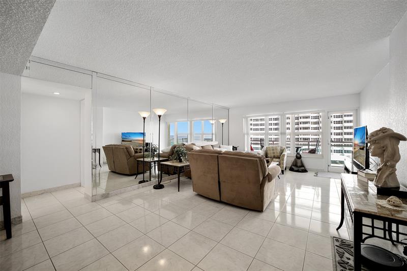 Image 17 of 38 For 3900 Galt Ocean Dr  415