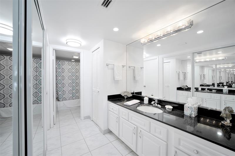 Image 30 of 38 For 3900 Galt Ocean Dr  415