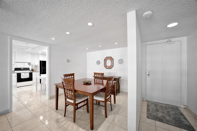 Image 9 of 38 For 3900 Galt Ocean Dr  415
