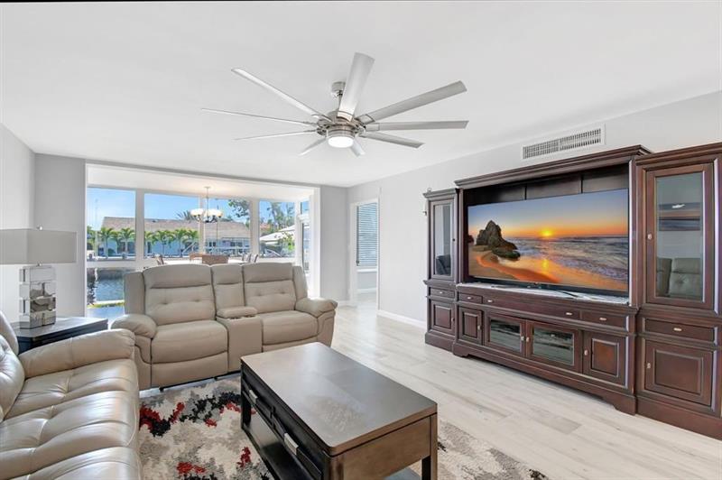 Image 6 of 36 For 3000 48th Ct  101