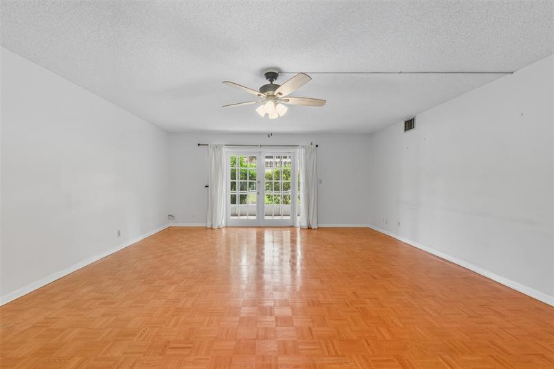 Image 11 of 24 For 7556 Stirling Rd  124