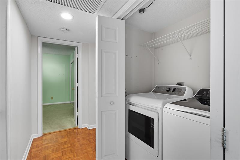 Image 17 of 24 For 7556 Stirling Rd  124