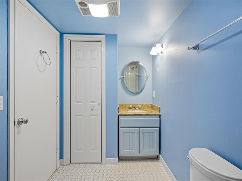 Image 19 of 24 For 7556 Stirling Rd  124