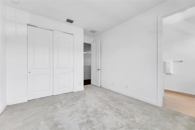 Image 26 of 43 For 8835 37th Dr