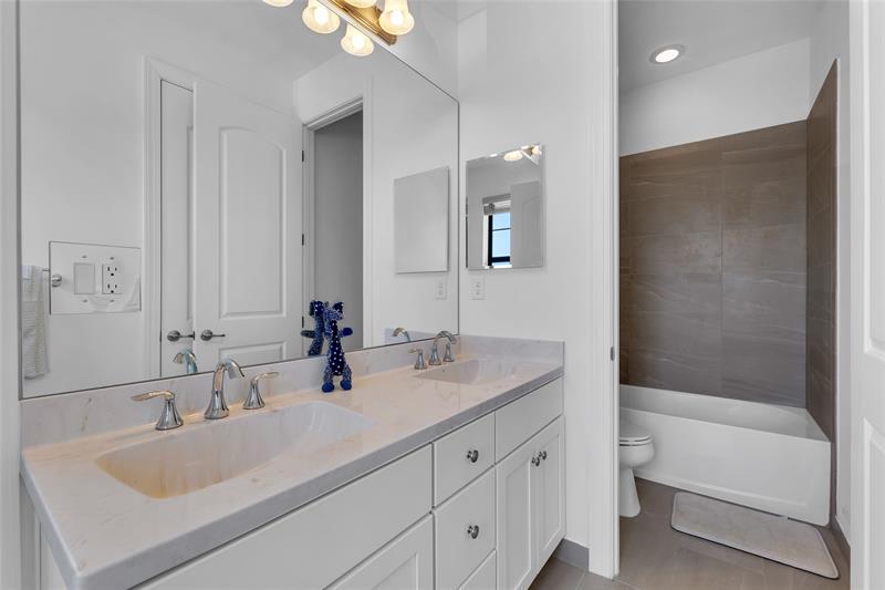 Image 27 of 43 For 8835 37th Dr