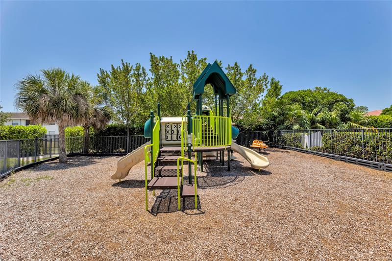Image 40 of 43 For 8835 37th Dr