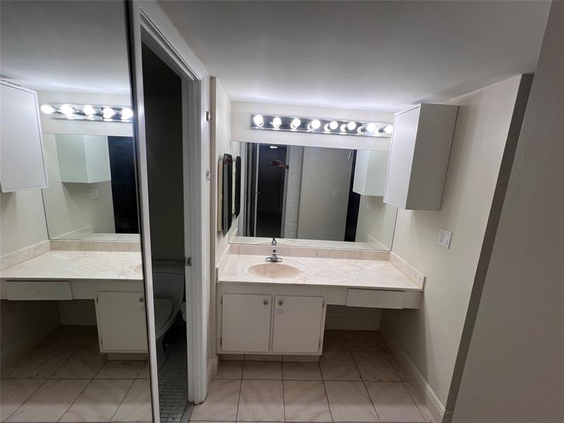 Image 8 of 13 For 20335 Country Club Dr  1101
