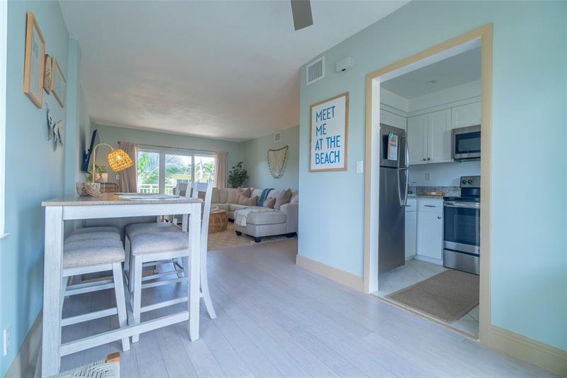 Image 10 of 35 For 6520 Ocean Blvd  22