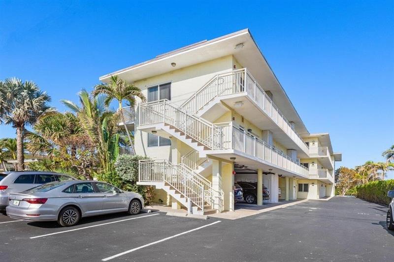 Image 26 of 35 For 6520 Ocean Blvd  22