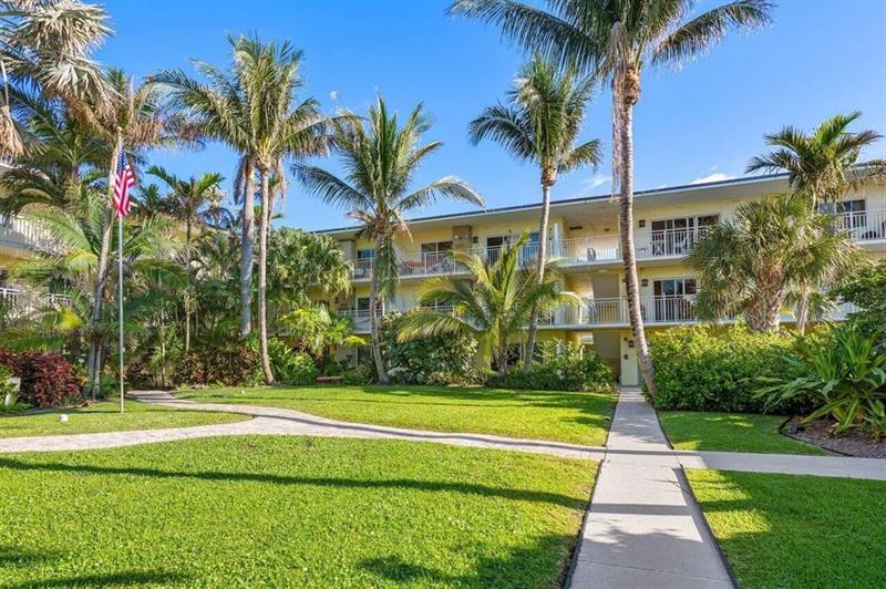 Image 31 of 35 For 6520 Ocean Blvd  22