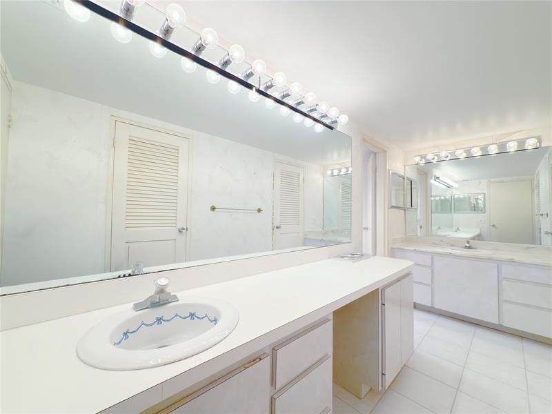 Image 18 of 25 For 2000 Ocean Dr  510